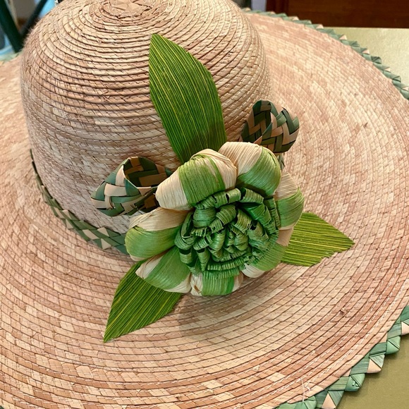 Straw hat for women - Picture 2 of 4